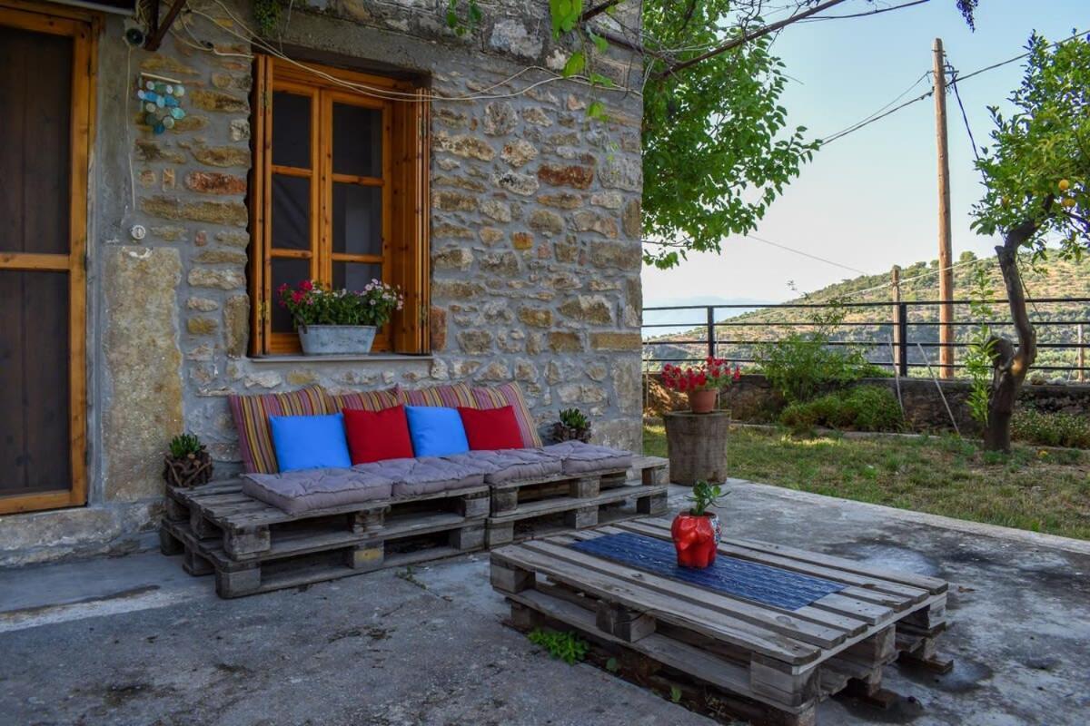 Coastal Stone Hideaway With Stunning Scenery Kitriaí Exterior foto