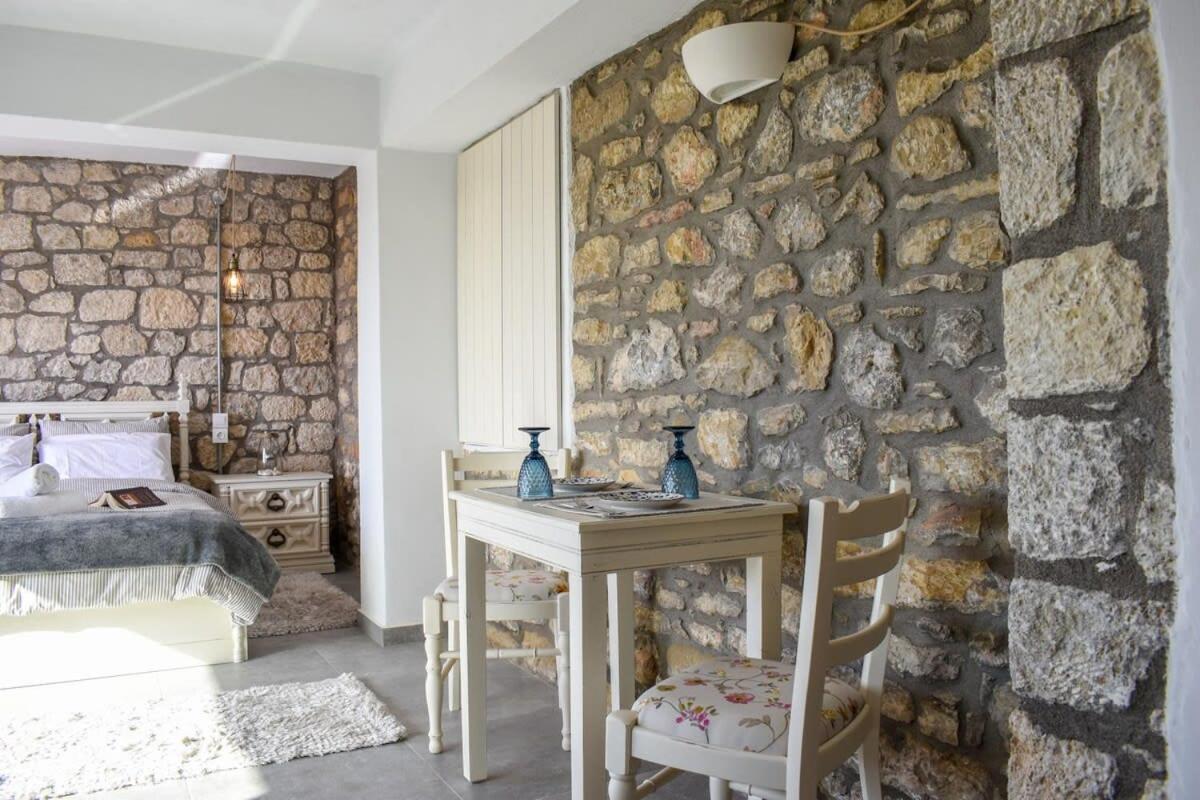 Coastal Stone Hideaway With Stunning Scenery Kitriaí Exterior foto